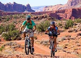 Mac Biking Courthouse Couple