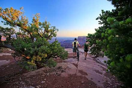 Moab Mountain Biking Dead Horse Point Singletrack View Couple